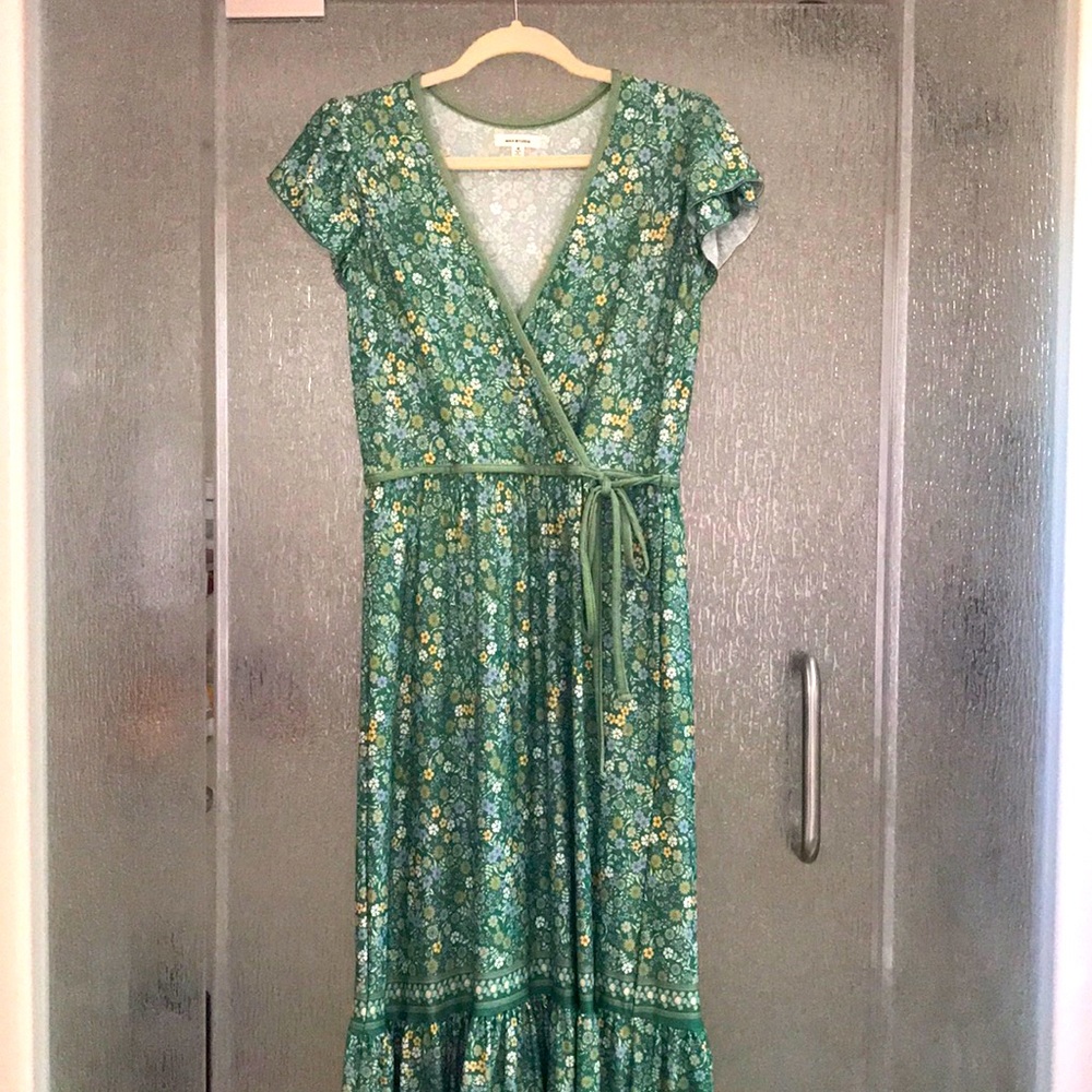 Max Studio summertime dress